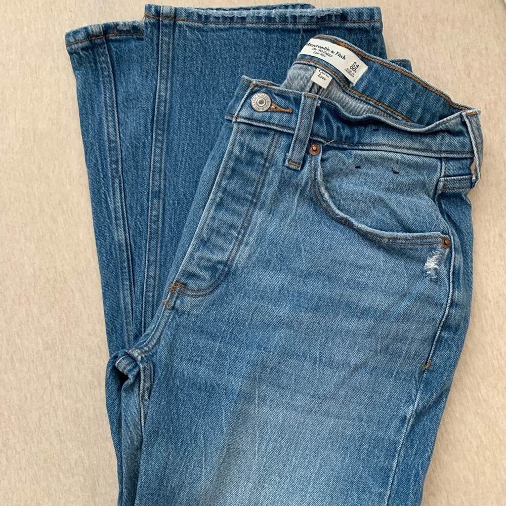 A&F Women’s 90’s Low Rise Baggy Jean